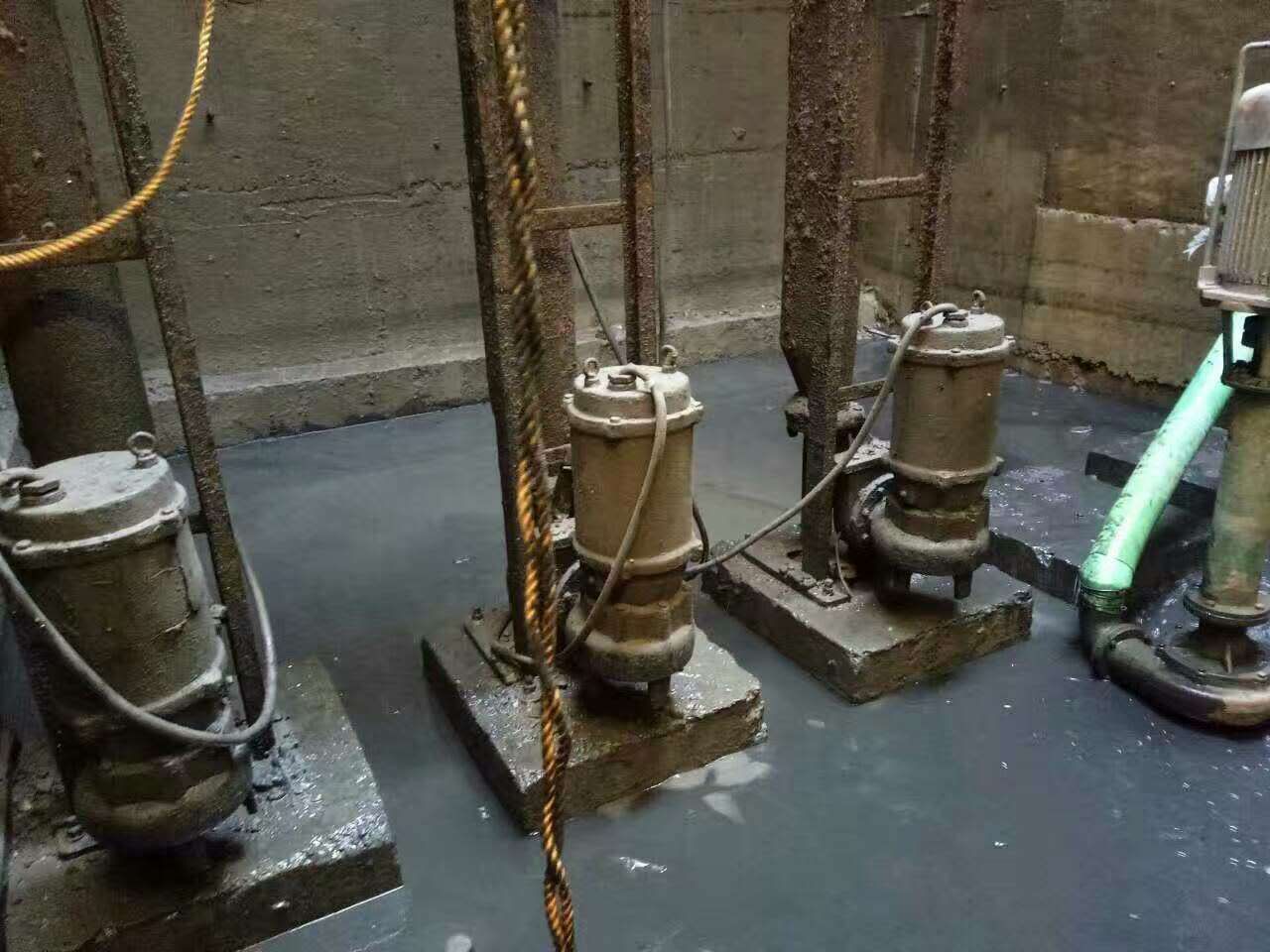 罗甸污水池清理